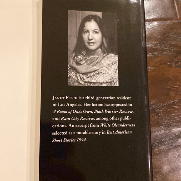 White Oleander by Janet Fitch an Oprah’s Book Club Read | #1 National Bestseller - Picture 6 of 6